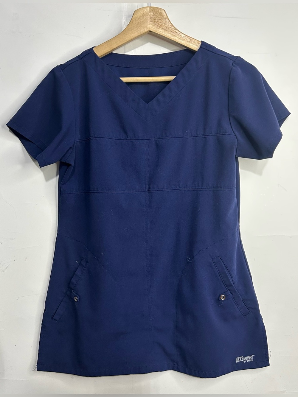 5‎ for $25🔥Grey's Anatomy Navy Scrub Top Small